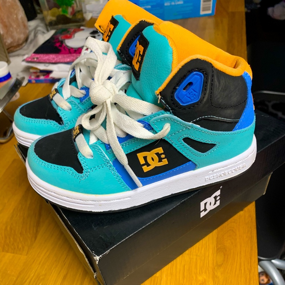12 Toddler DC shoes new